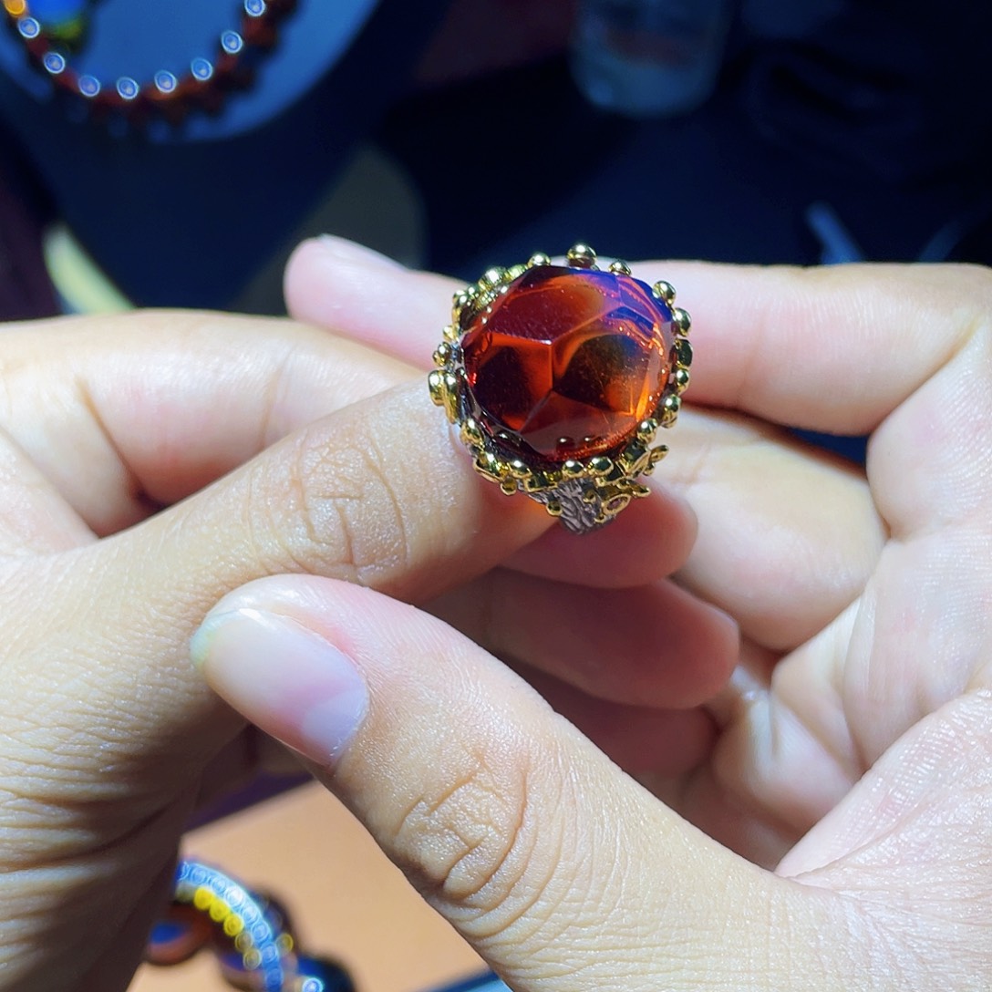 蓝珀裸石银S925镶嵌红蓝钻切戒指