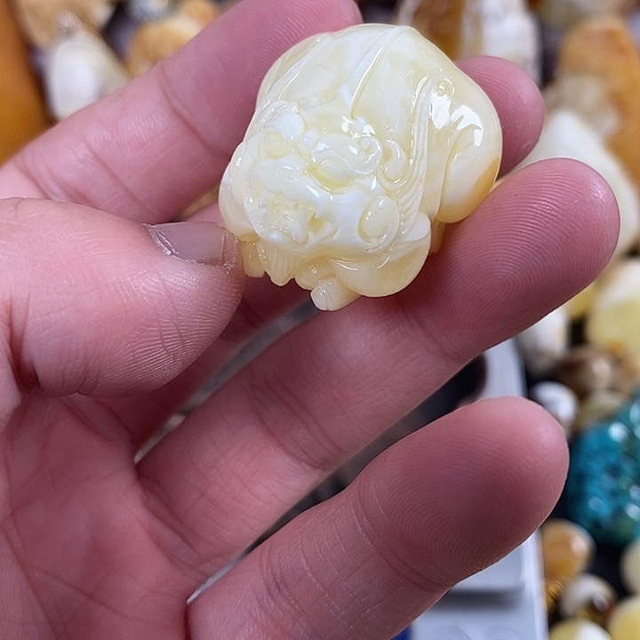 琥珀未镶嵌珠宝奇石我