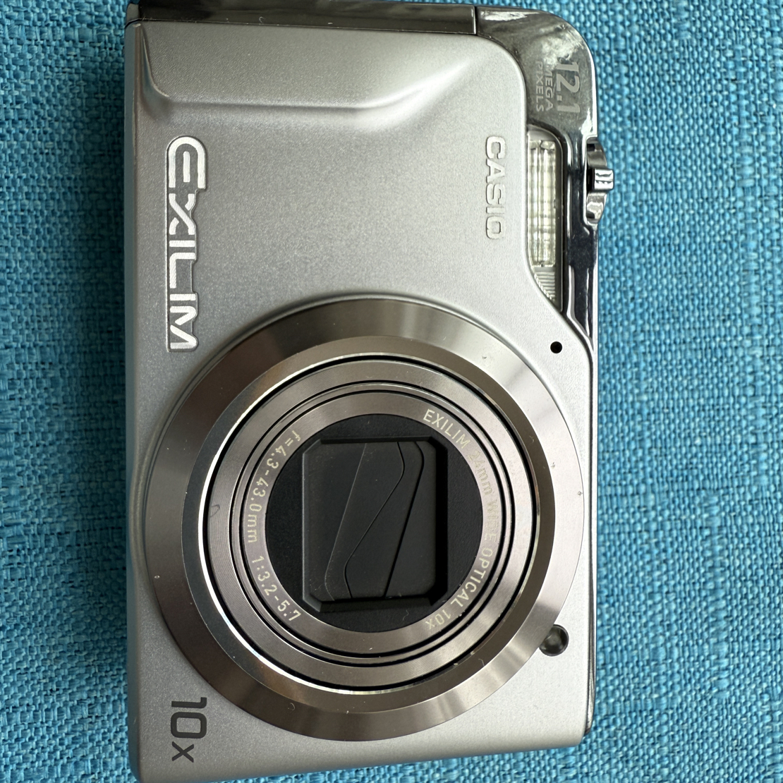 95新 Casio/卡西欧 95新卡西欧h10 10倍小长焦模式多屏幕完美日版