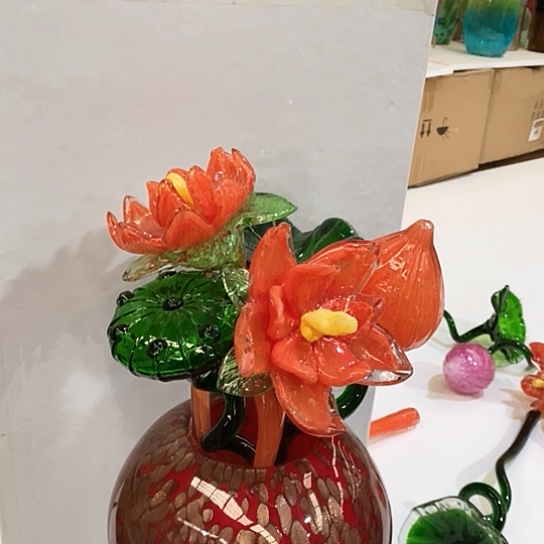 琉璃花瓶高45厘米宽9厘米