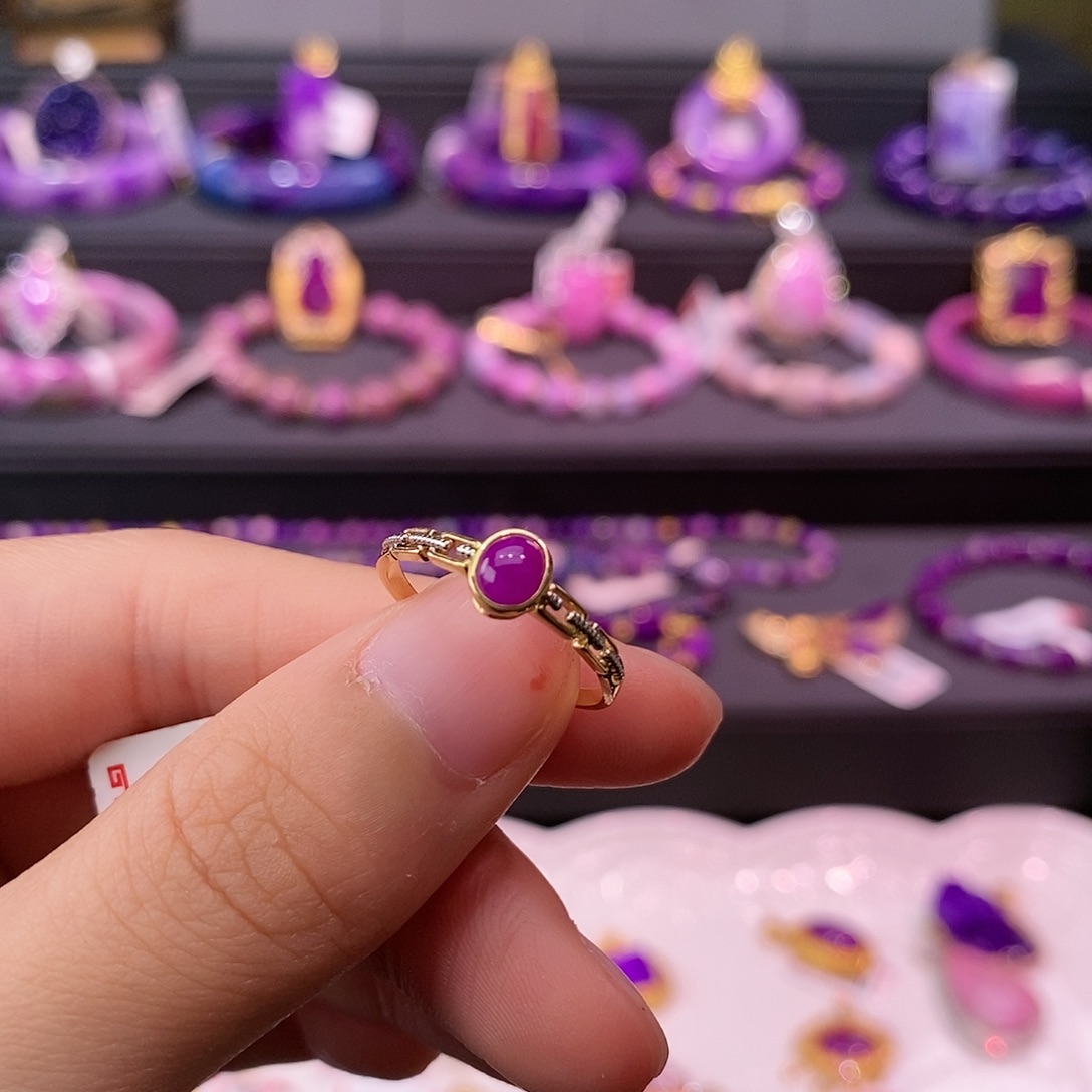 苏纪石（舒俱来）18K金镶嵌戒指