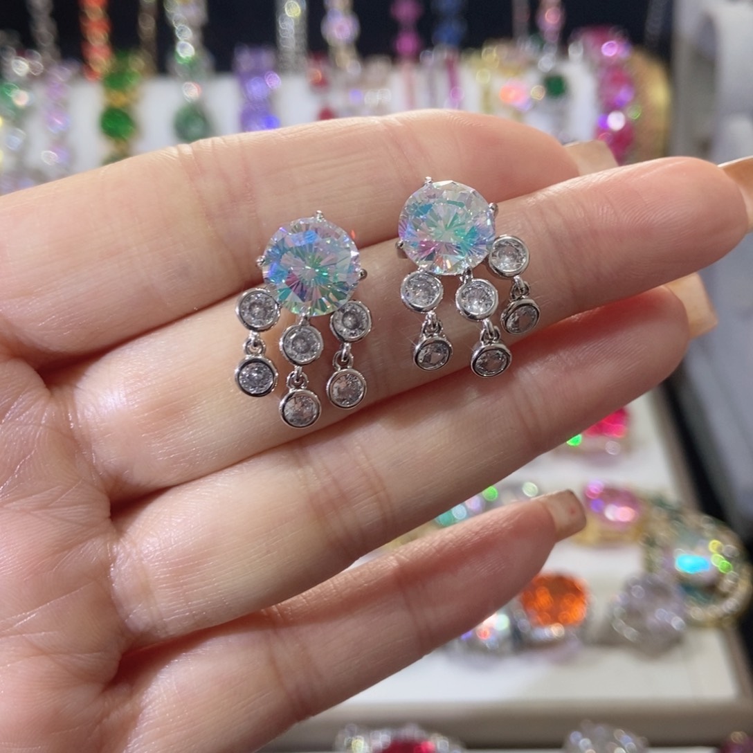 66锆石（处理）耳钉