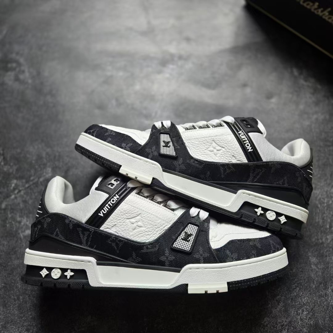 99新 LouisVuitton/路易威登 44码 TRAINER 黑白牛仔 鞋
