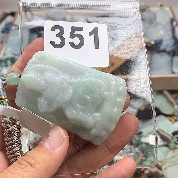 翡翠颈饰未镶嵌叶*翡翠