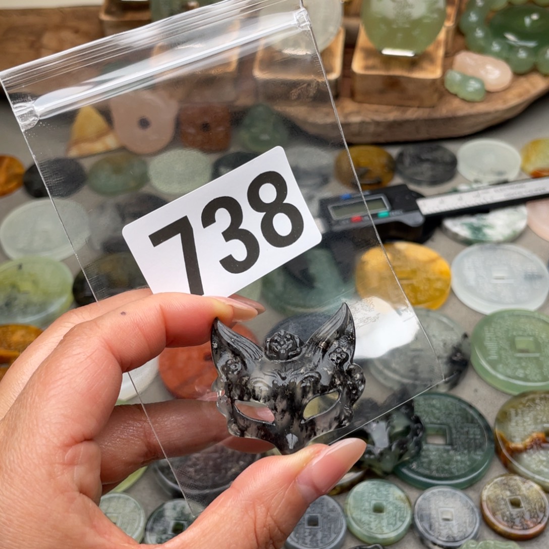 幸***福蛇纹石玉未镶嵌颈饰