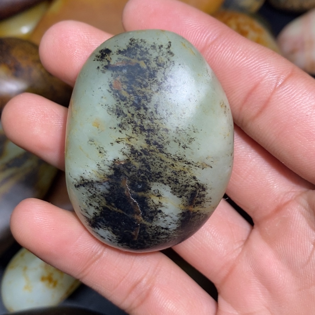 和田玉未镶嵌珠宝奇石