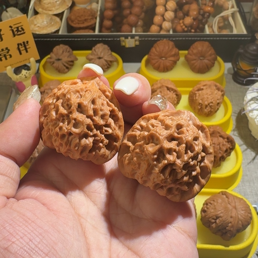 吊坠文玩核桃鱼鳞纹马蹄