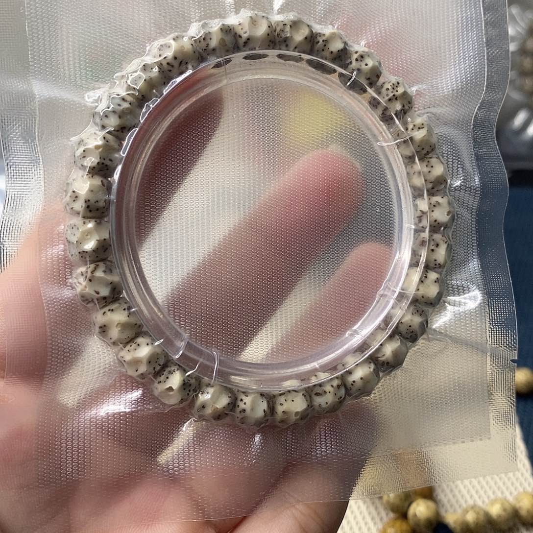 吊坠星月菩提石玉乱山无相单圈87