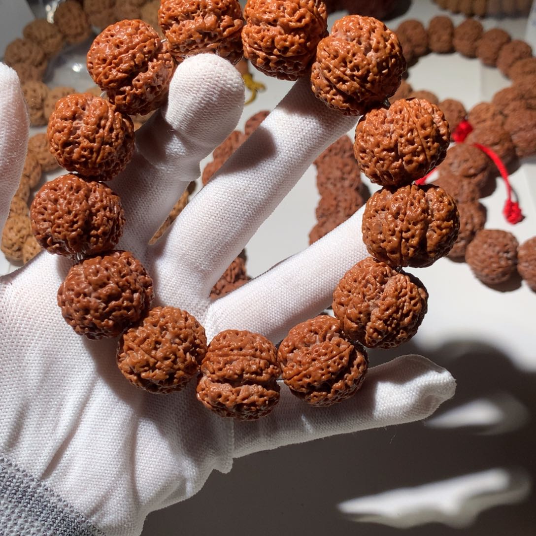 金刚菩提吊坠蜂王