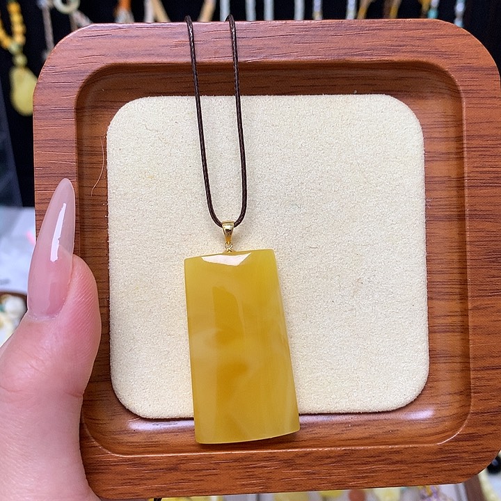 手链蜜蜡18K金镶嵌蜜蜡吊坠镶嵌18k金扣头