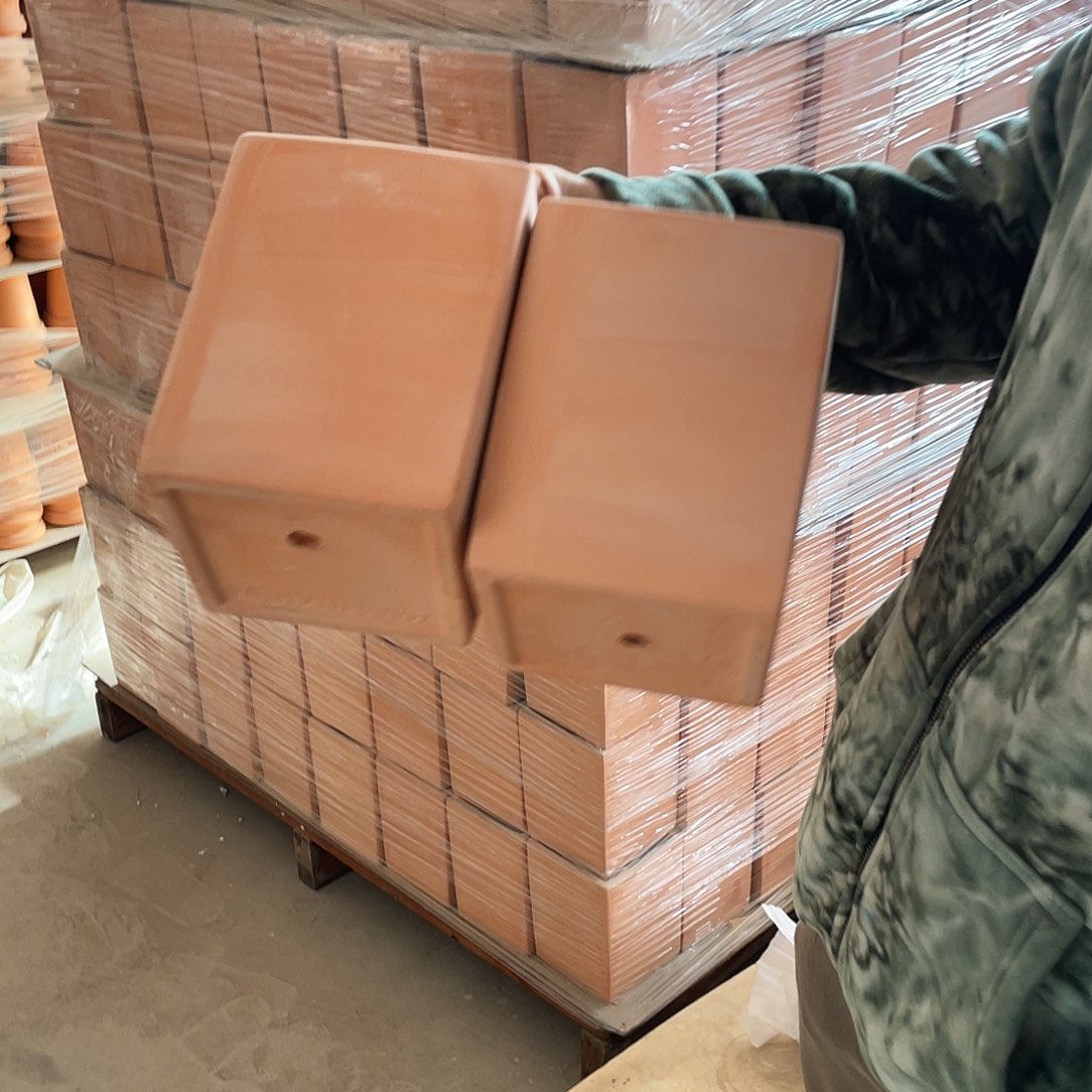 红陶口13高18两个