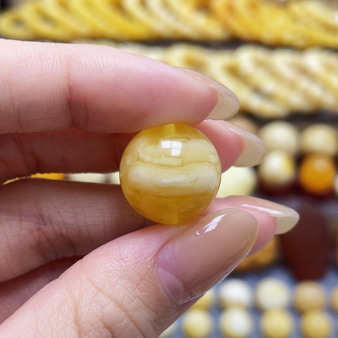 未镶嵌琥珀裸石蜜蜡圆珠16.4mm瑕疵