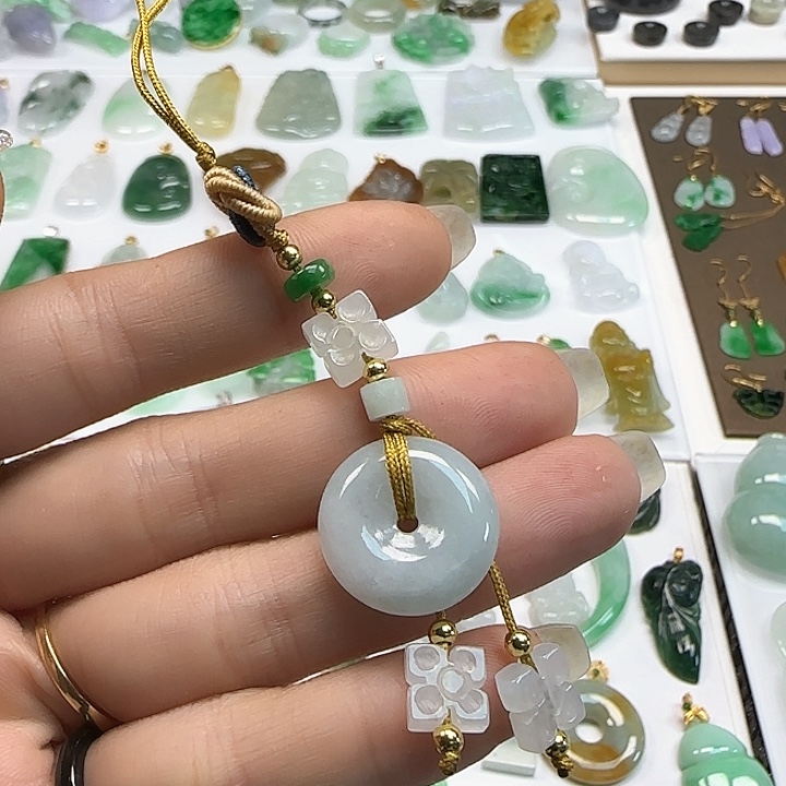 翡翠颈饰未镶嵌手机挂