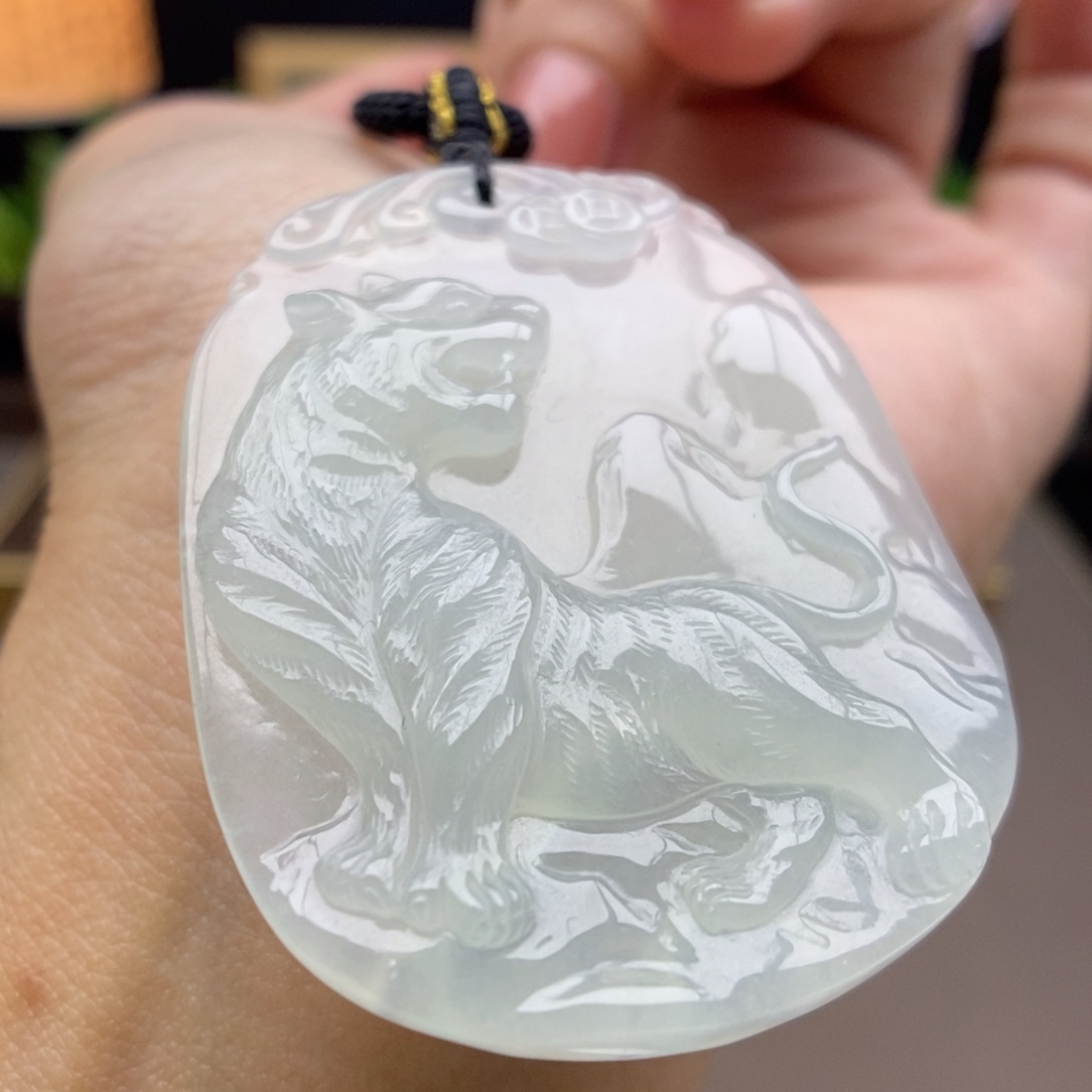 翡翠未镶嵌颈饰吊坠94