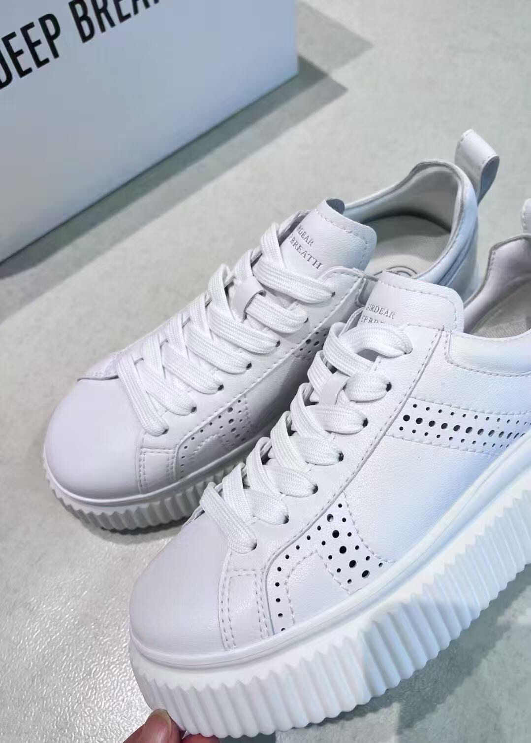 DEEPBREATH深呼吸女鞋新款气孔饼干休闲明星同款百搭鞋子AX12270