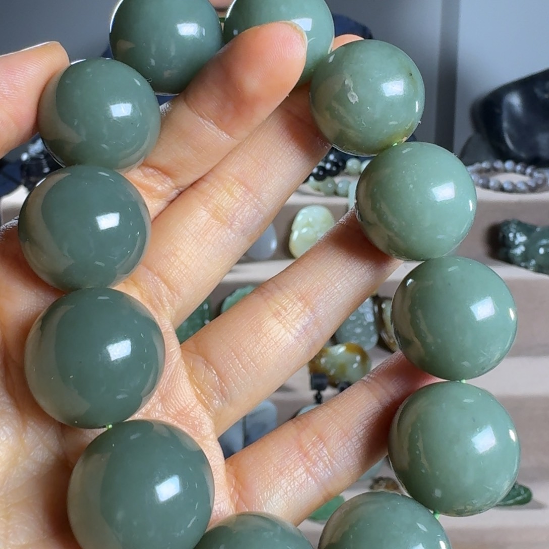 和田玉（糖玉）颈饰未镶嵌