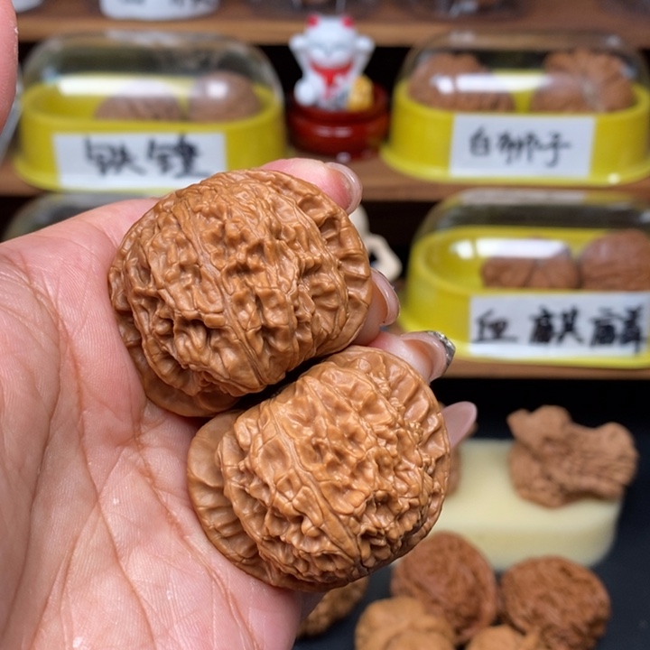 文玩核桃吊坠小***般42全品白狮子