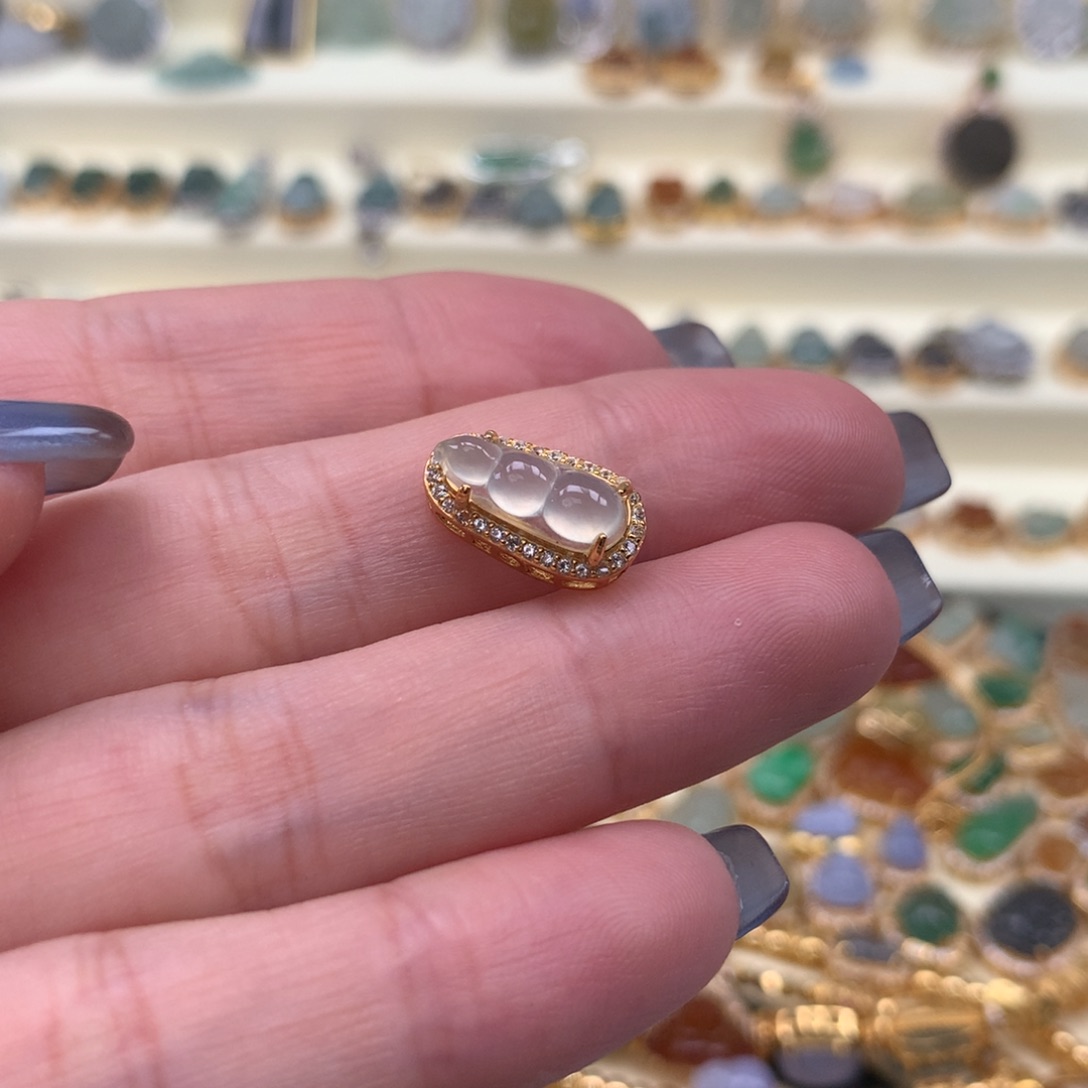 翡翠银S925镶嵌颈饰豆子