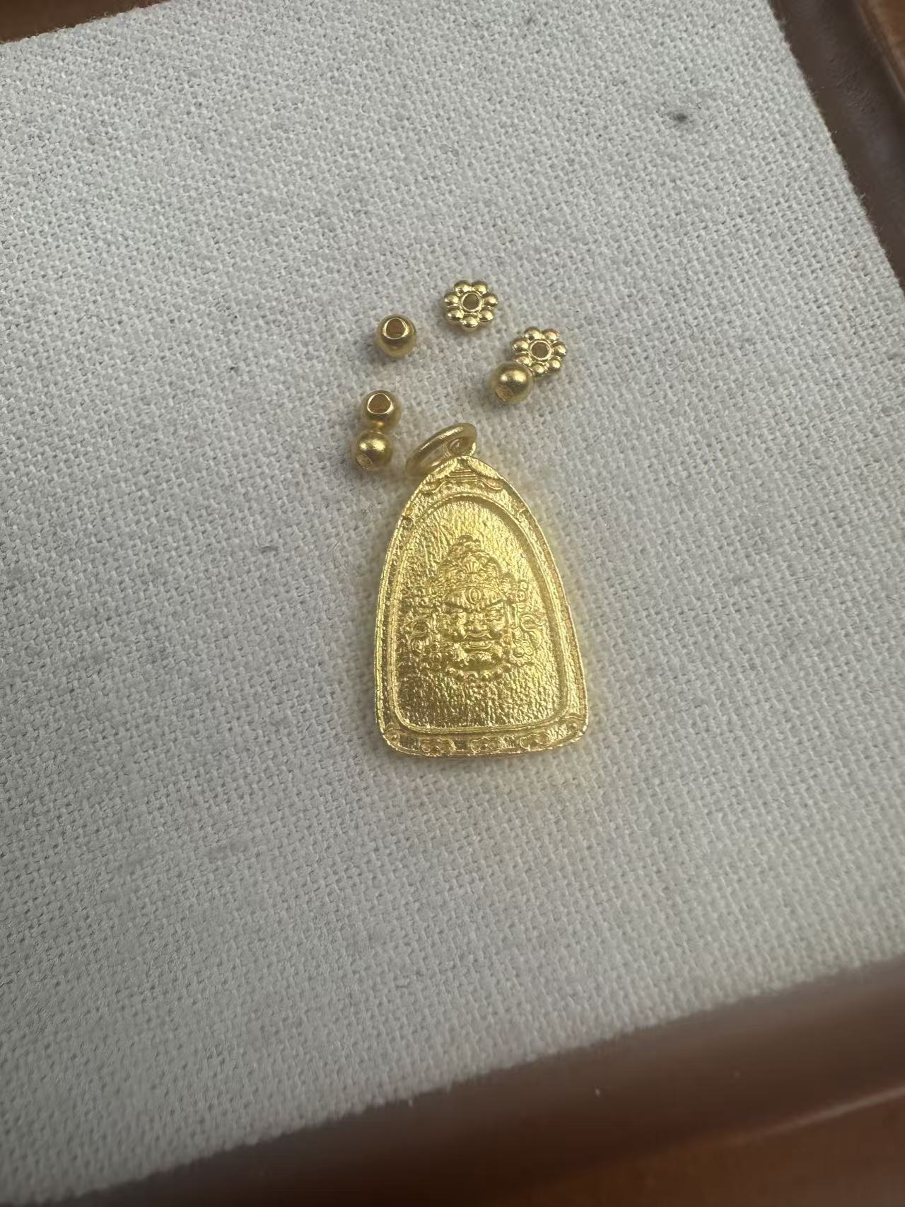 足金999 黄财神卡三金珠雪花隔片配件