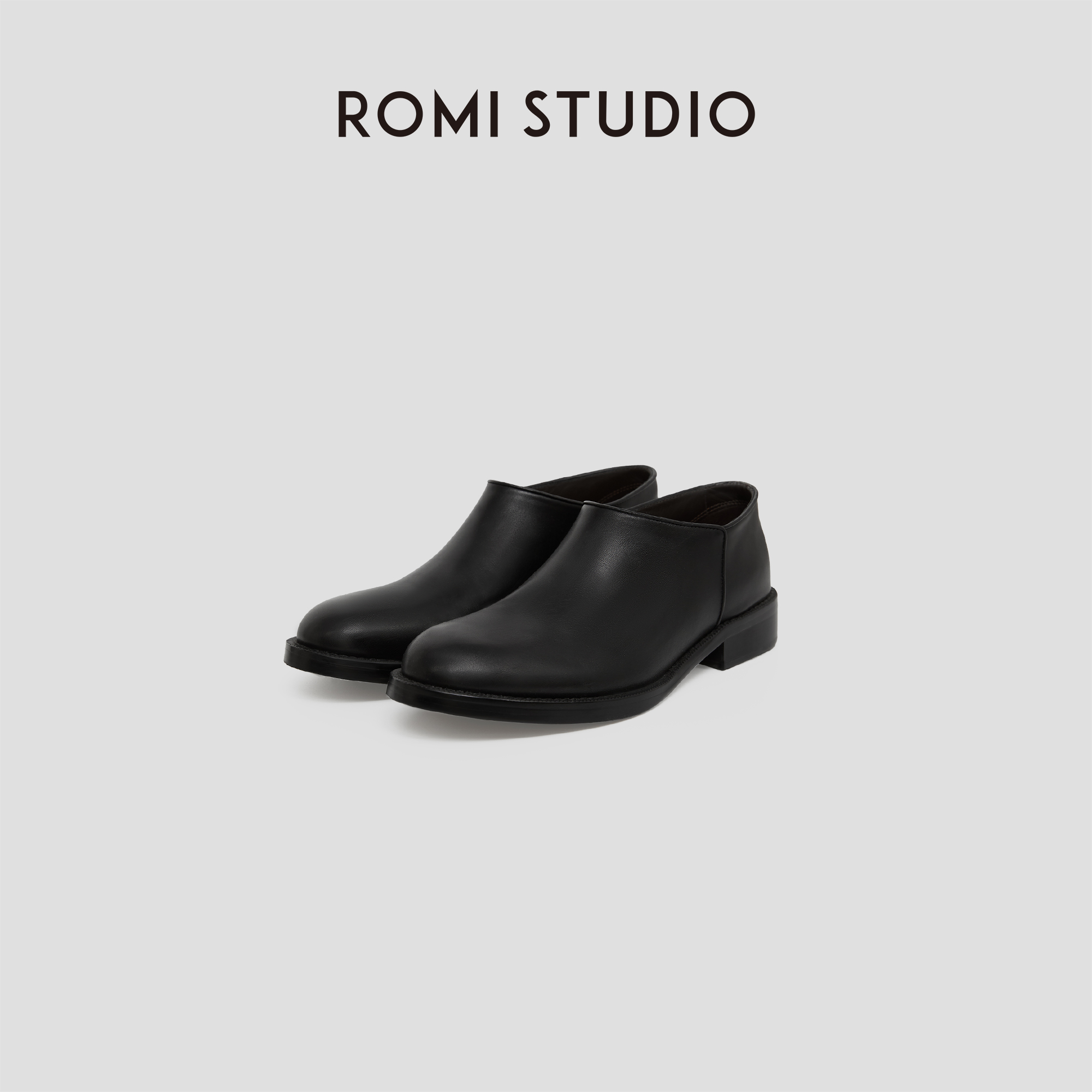 ROMI STUDIO“漫步纽约” 英国小牛皮漆面圆头黑皮鞋 RW24LP30795