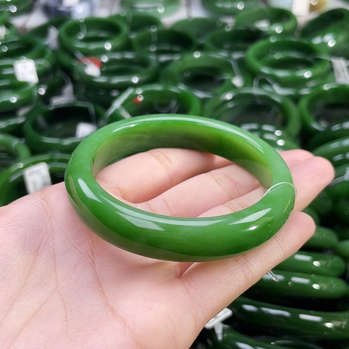 未镶嵌手镯和田玉（碧玉）