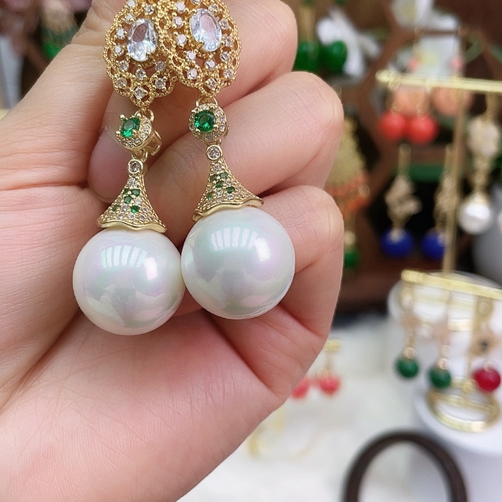 石英质玉耳钉合金