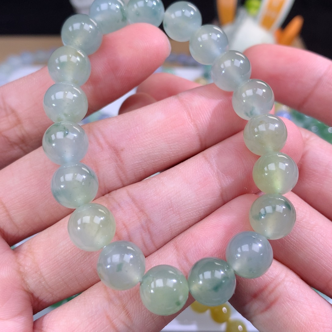 翡翠手链未镶嵌翡翠