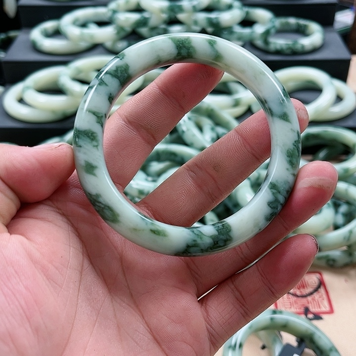 【闪购商品】透闪石-蛇纹石玉未镶嵌手镯十**妆