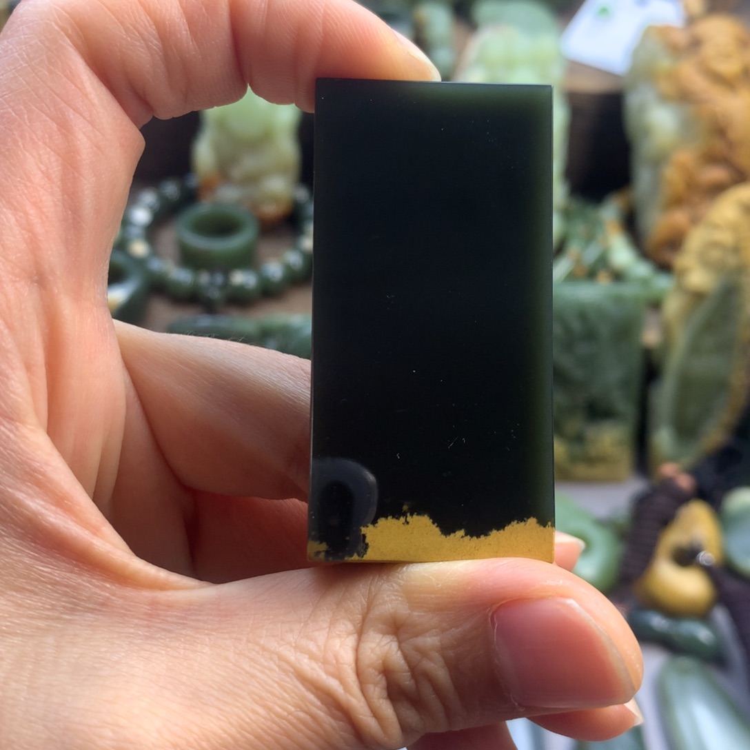 未镶嵌岫岩河磨玉（透闪石质玉）珠宝奇石懒*子