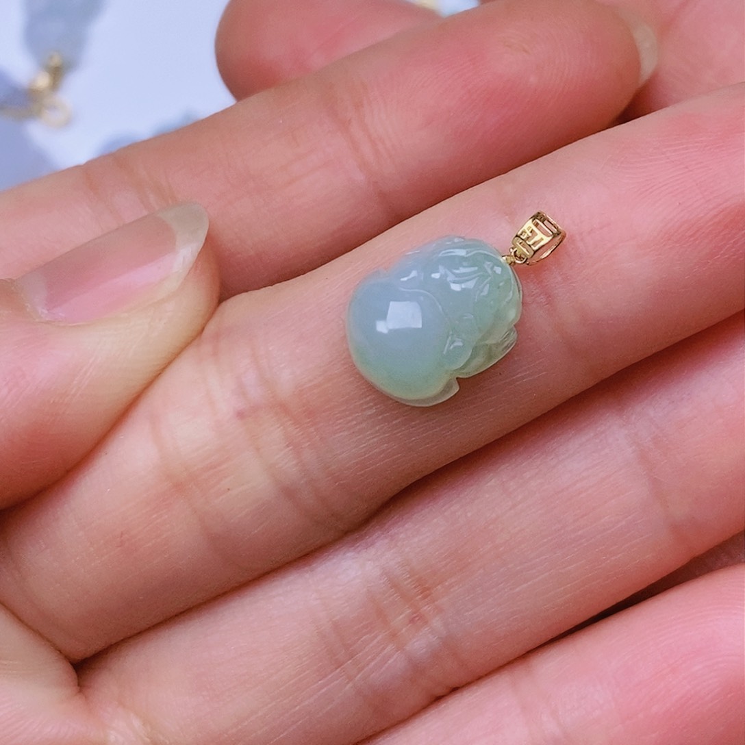 翡翠颈饰18K金镶嵌貔貅