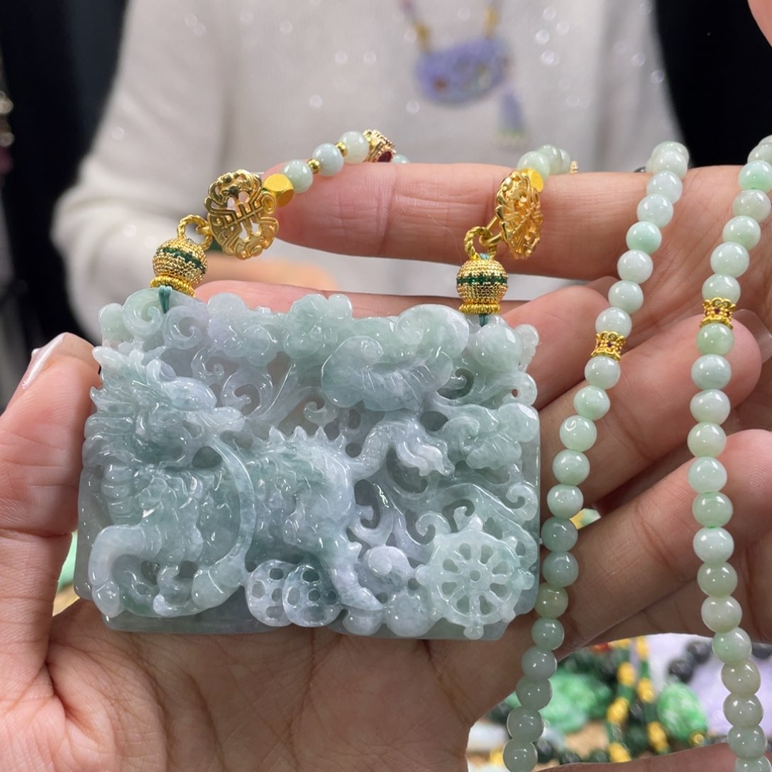 翡翠颈饰未镶嵌代编织