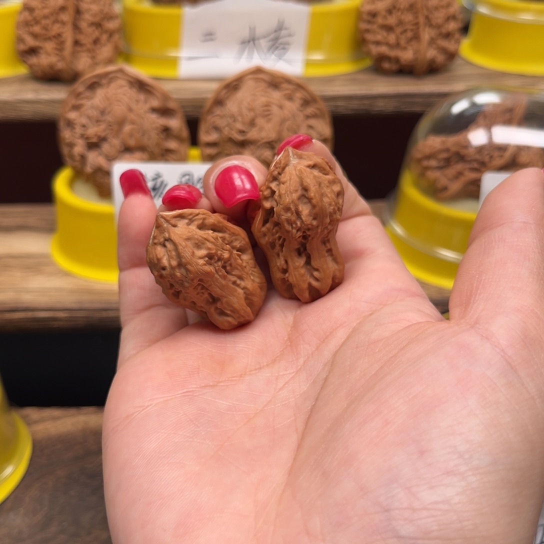 文玩核桃吊坠小鸟