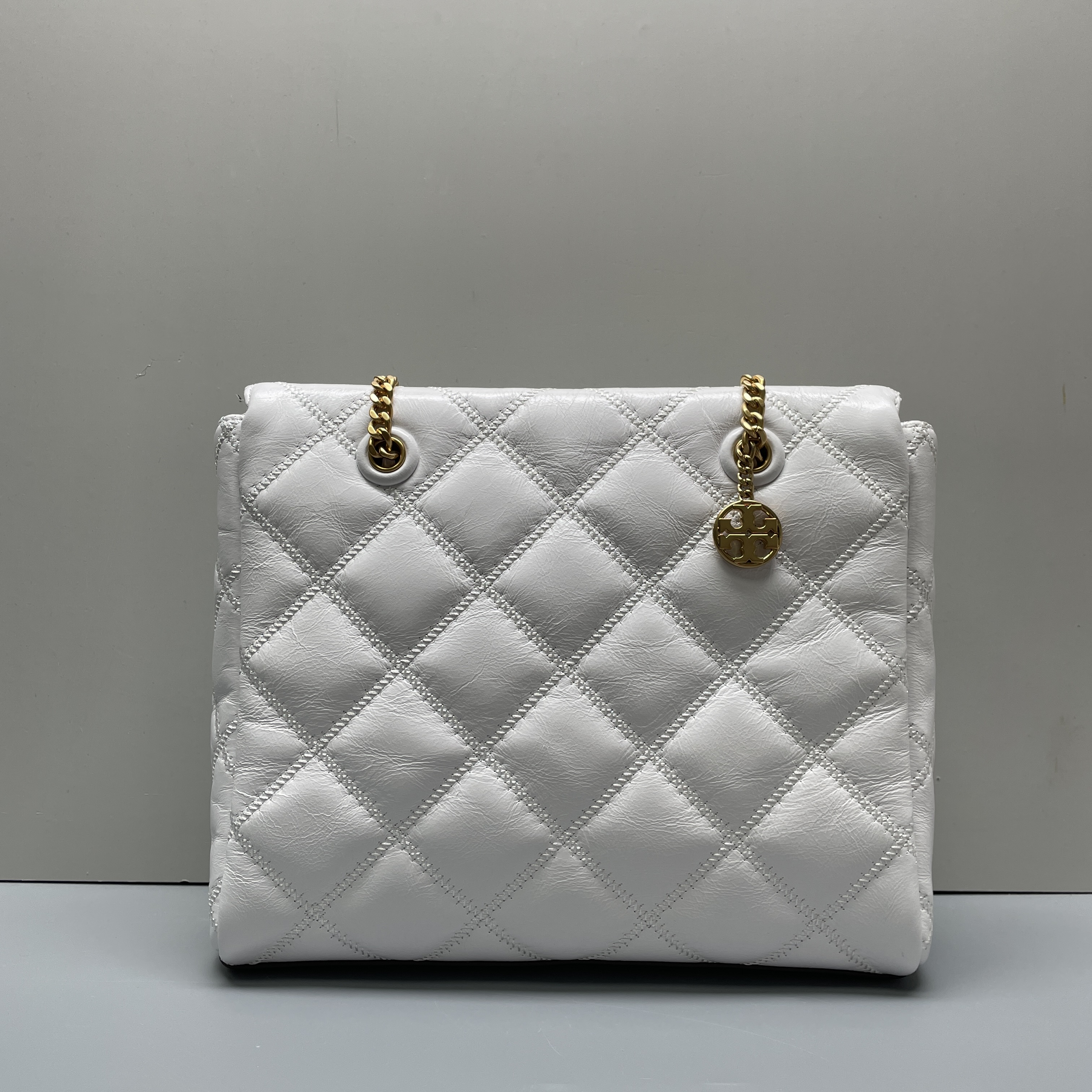 95新 TORY BURCH/汤丽柏琦 白色链条单肩包24*21*7cmMB121007