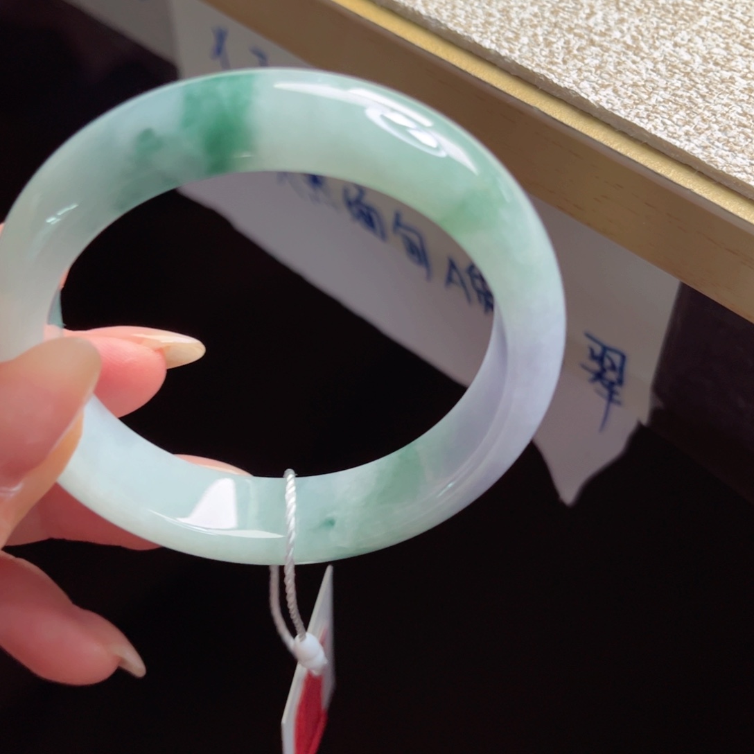 翡翠未镶嵌手镯手镯