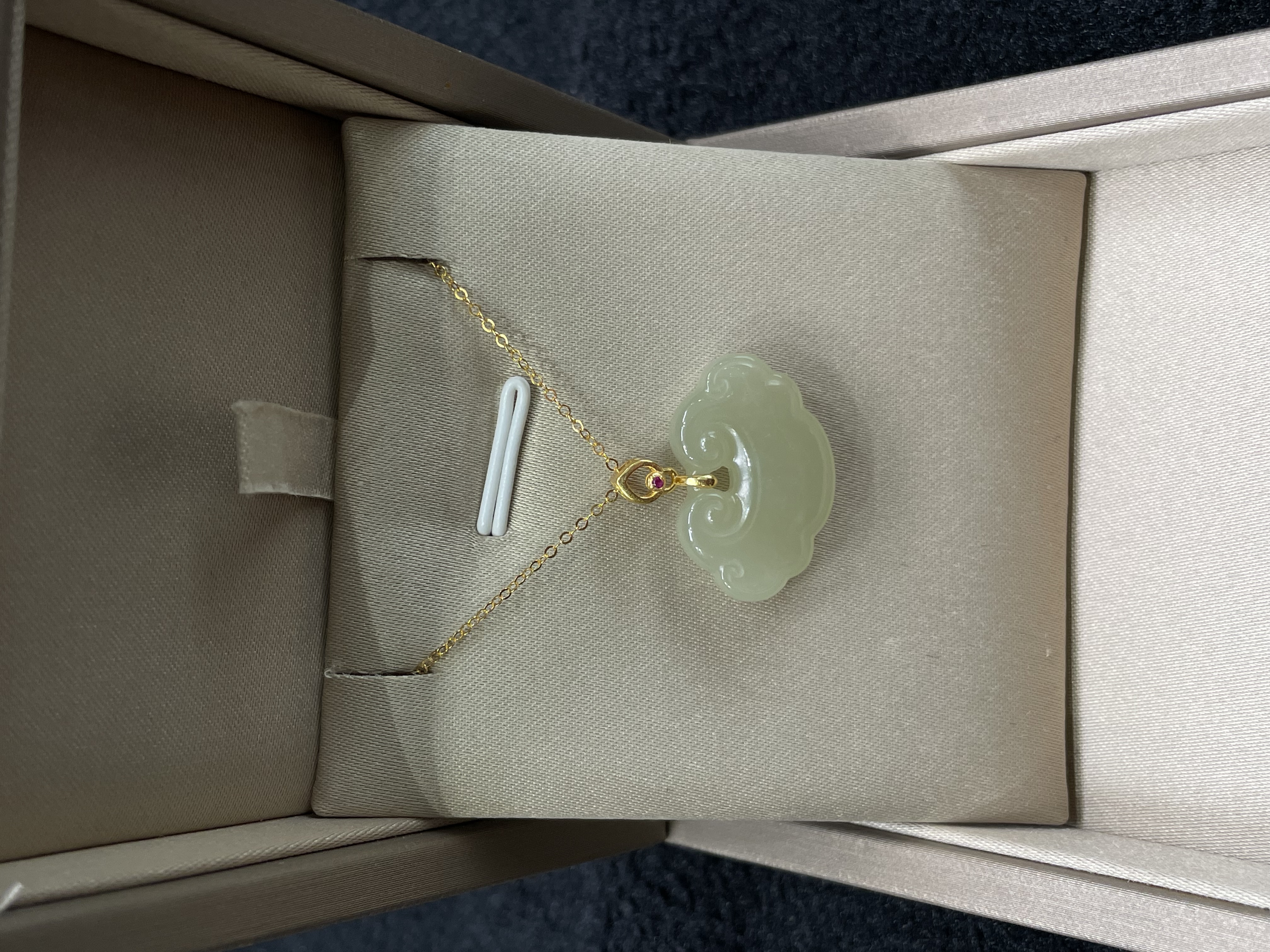 【玉在东方】祥云如意浅和田玉吊坠时尚女款气质精美祥云锁手工