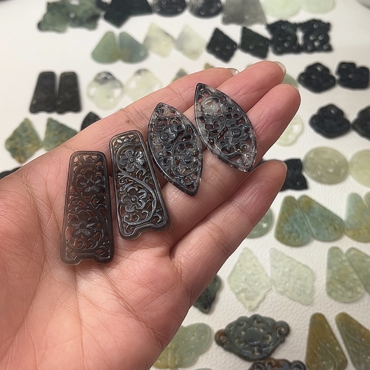 5***°蛇纹石玉合金耳钉