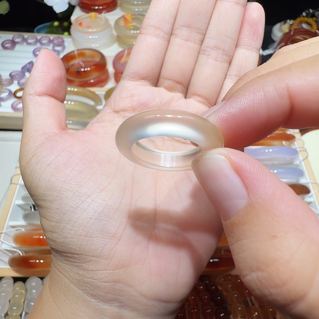 未镶嵌戒圈玛瑙/玉髓