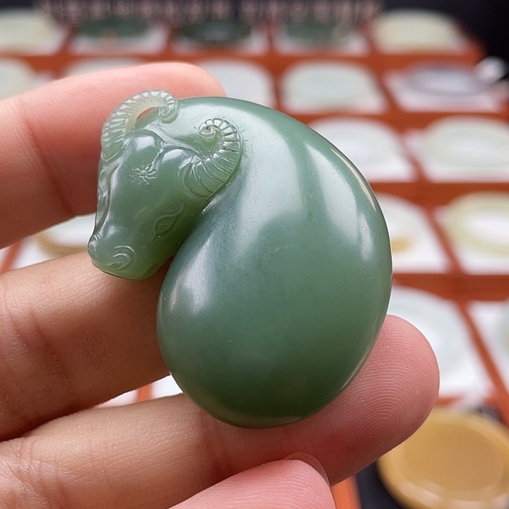 和田玉（碧玉）颈饰未镶嵌混***玉碧玉粉青扭转乾坤