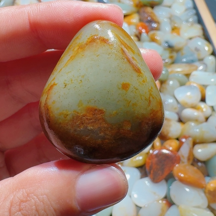 和田玉（糖玉）未镶嵌颈饰27克