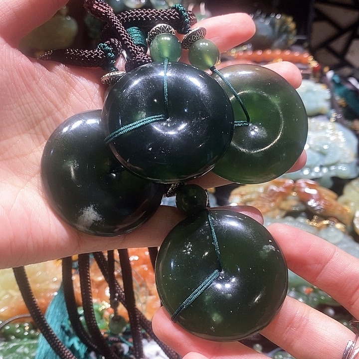 岫玉未镶嵌毛衣链