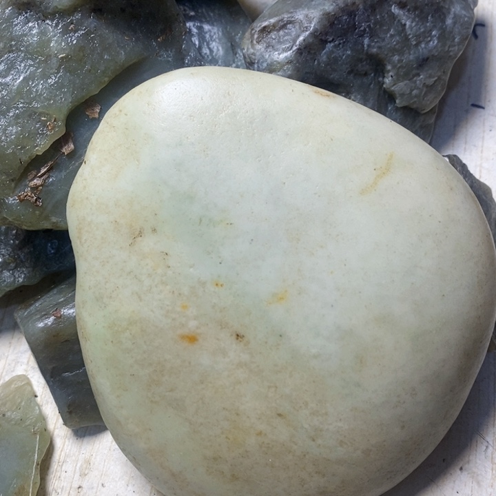 透闪石质玉珠宝半成品未镶嵌