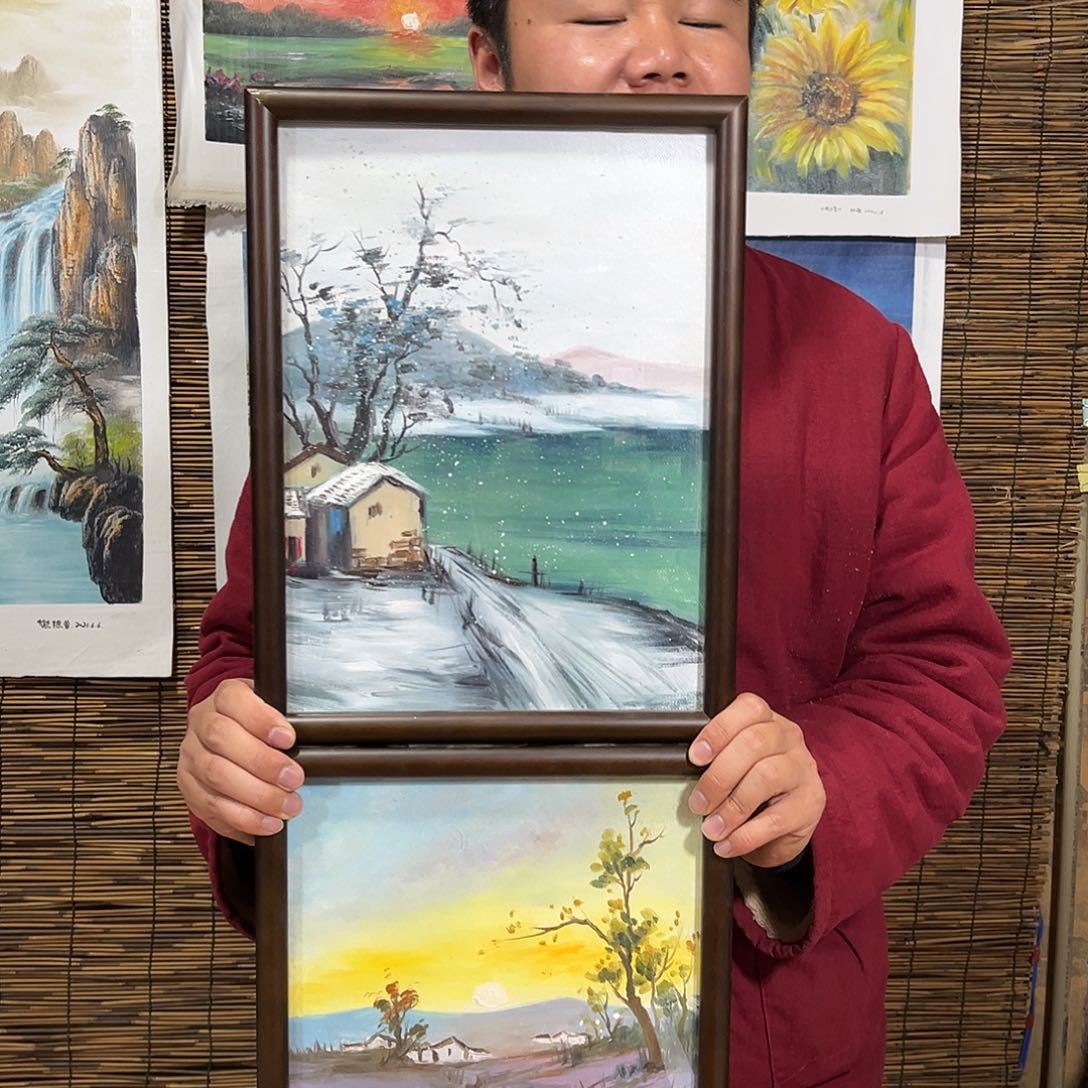 油画行路人小院绘画作品