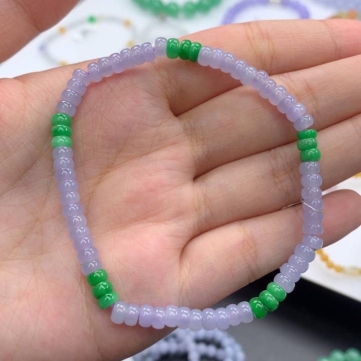 翡翠手镯未镶嵌翡翠
