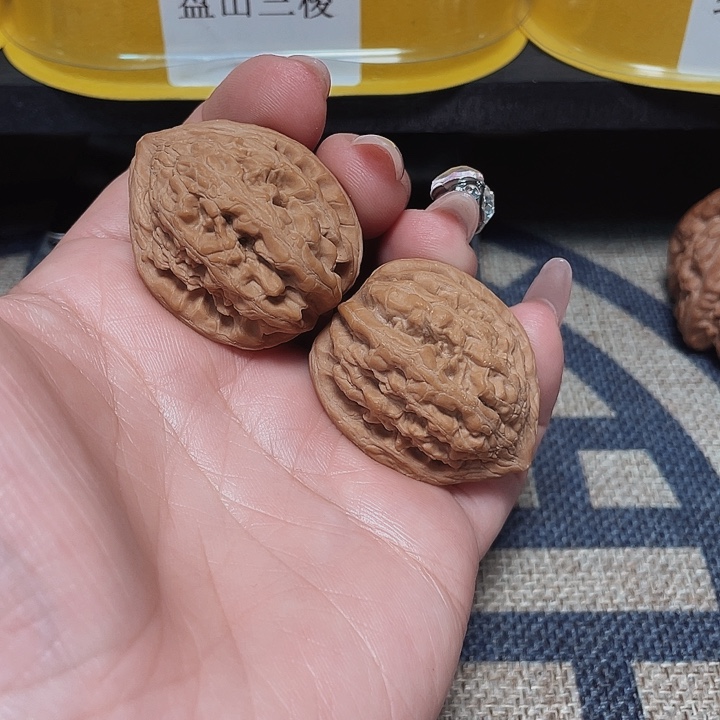 文玩核桃把件阿*炫大古石32