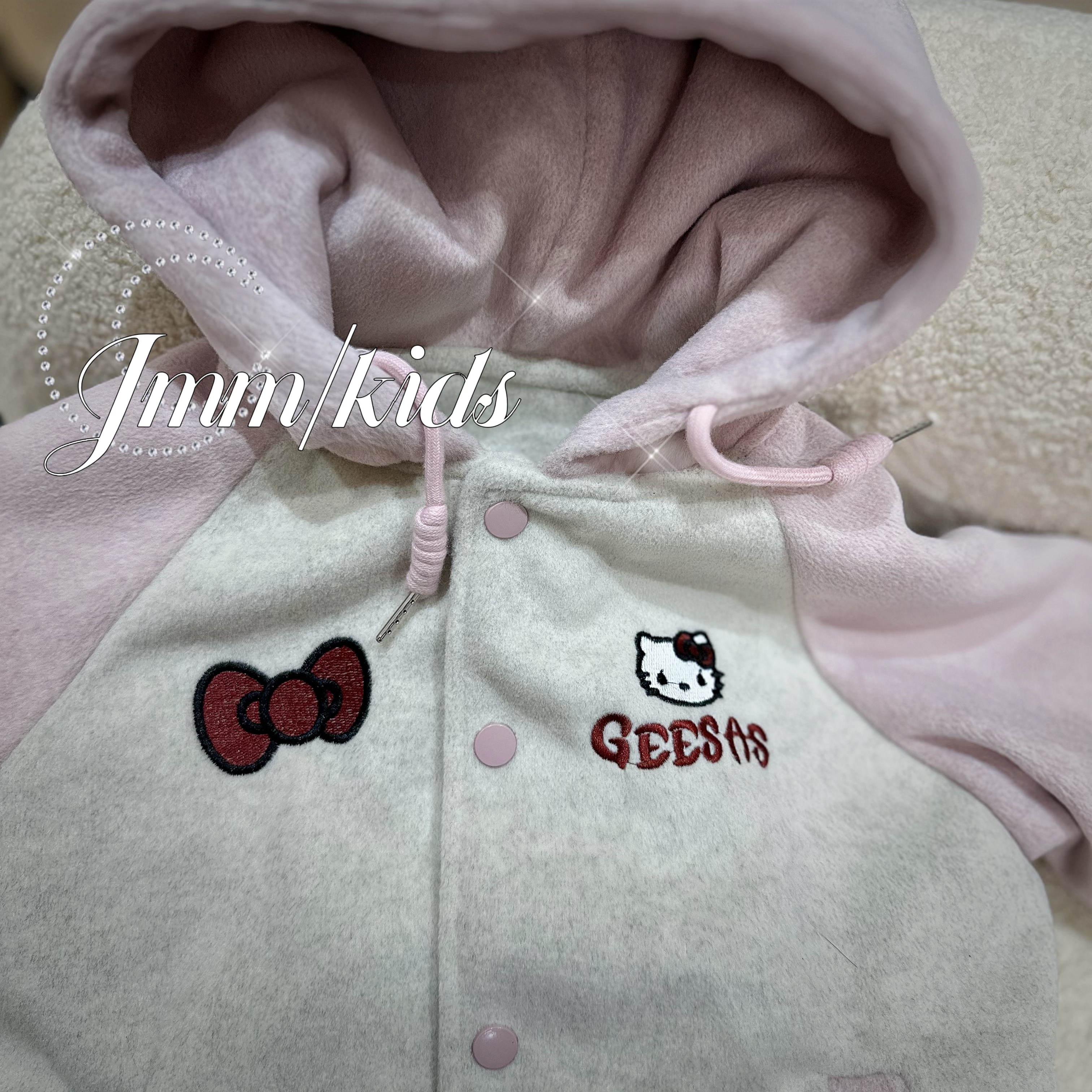 F040 女童冬季加绒外套可爱卡通风格大童保暖上衣