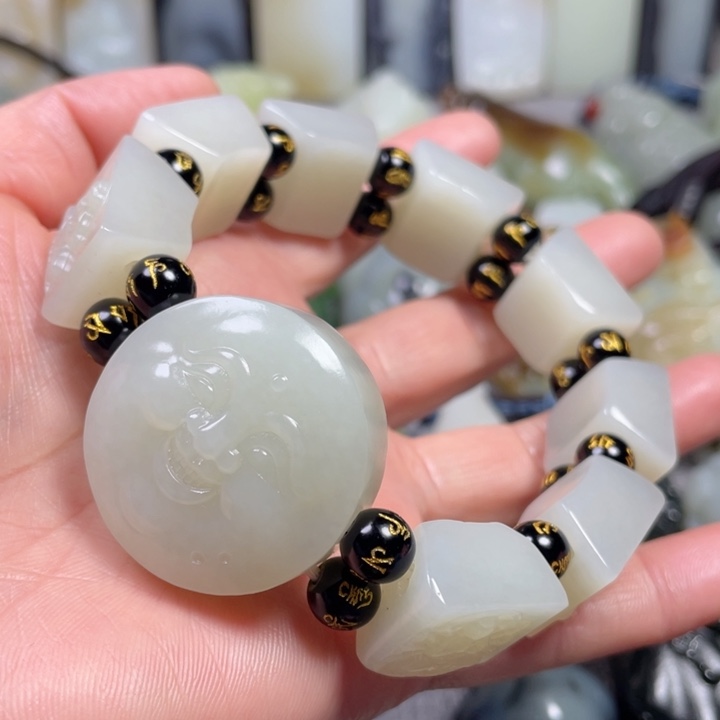 和田玉未镶嵌挂件