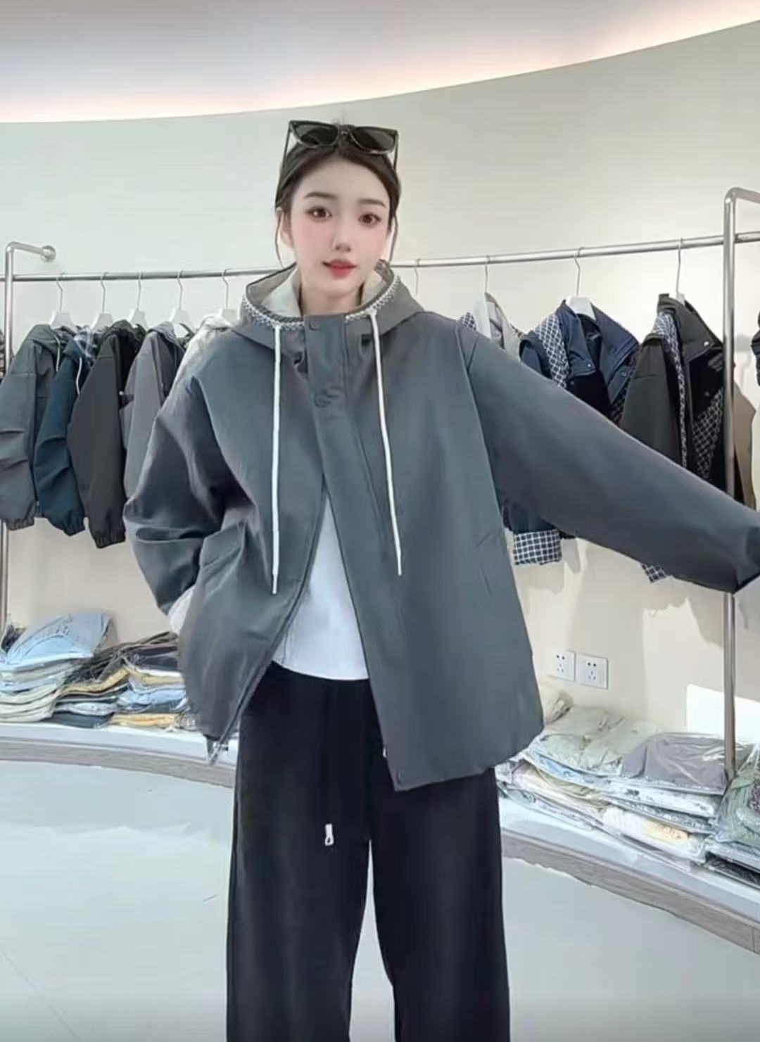 货号6817-60加棉秋冬入秋立领外套双层拼接连帽