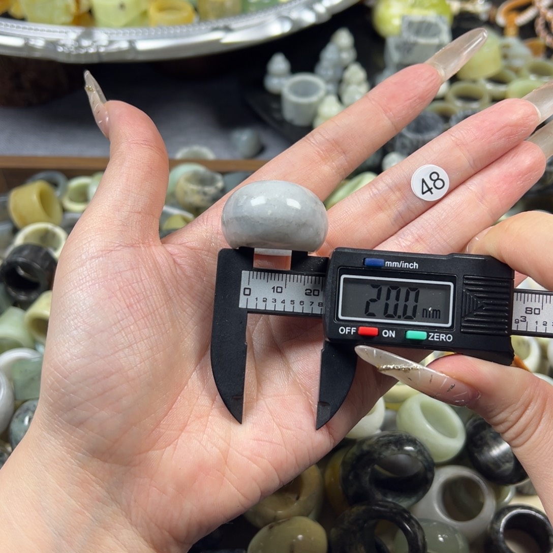 蛇纹石玉未镶嵌戒指