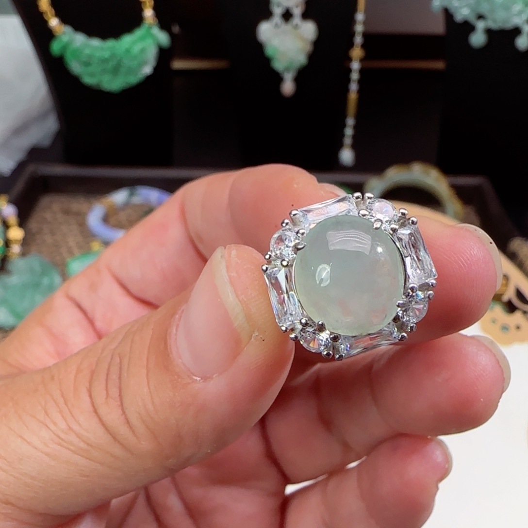 翡翠颈饰未镶嵌仿古