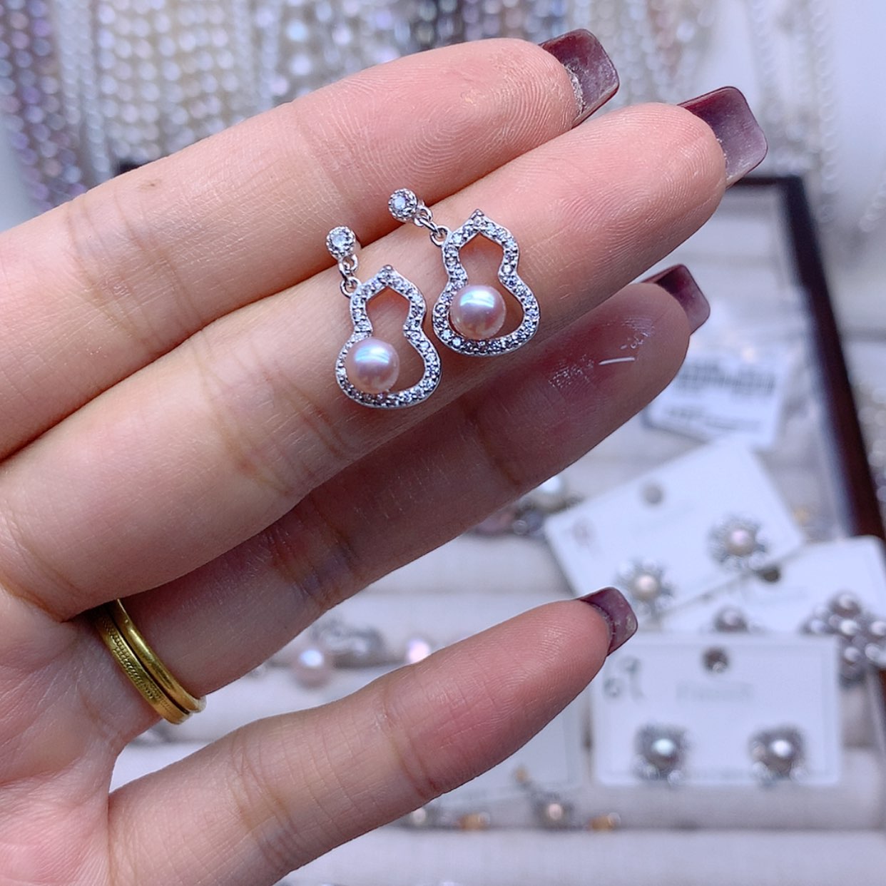 【闪购商品】银S925镶嵌淡水珍珠耳饰